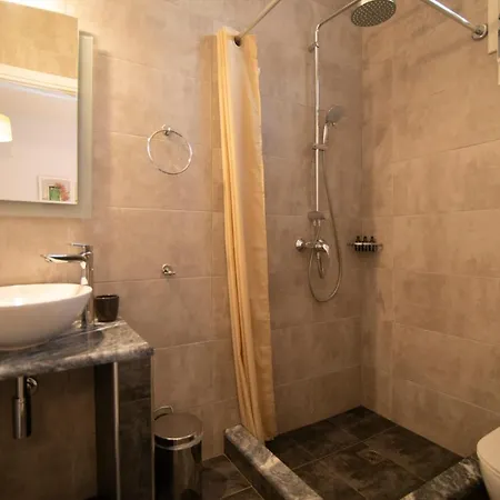 Kamarado Kamares (Sifnos)