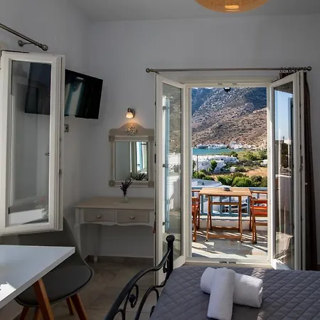 Kamarado * Kamares (Sifnos)