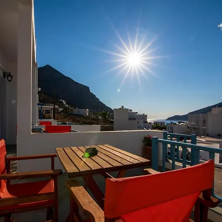 Отель Kamarado *